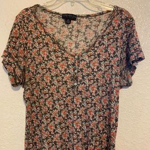 Forever 21 Vneck Flower print Shirt 2X